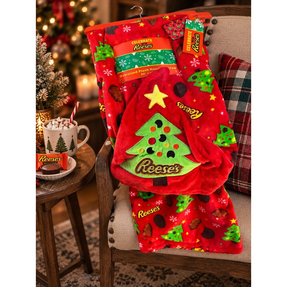 Reese's Oversized Plush Hooded Throw Blanket Christmas Tree Red 50x60 NWT